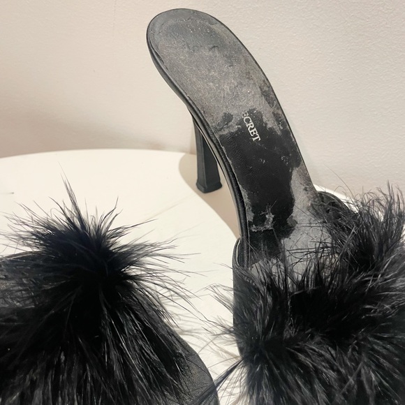 Vintage 90s Victoria Secret Black Boa Satin Heels/Pumps - Picture 9 of 9